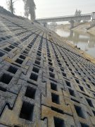 生態護坡鋪砌后